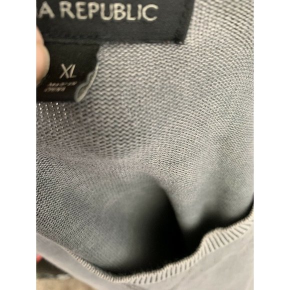 Banana Republic Men's XL Gray Distressed Sweater - Picture 3 of 6